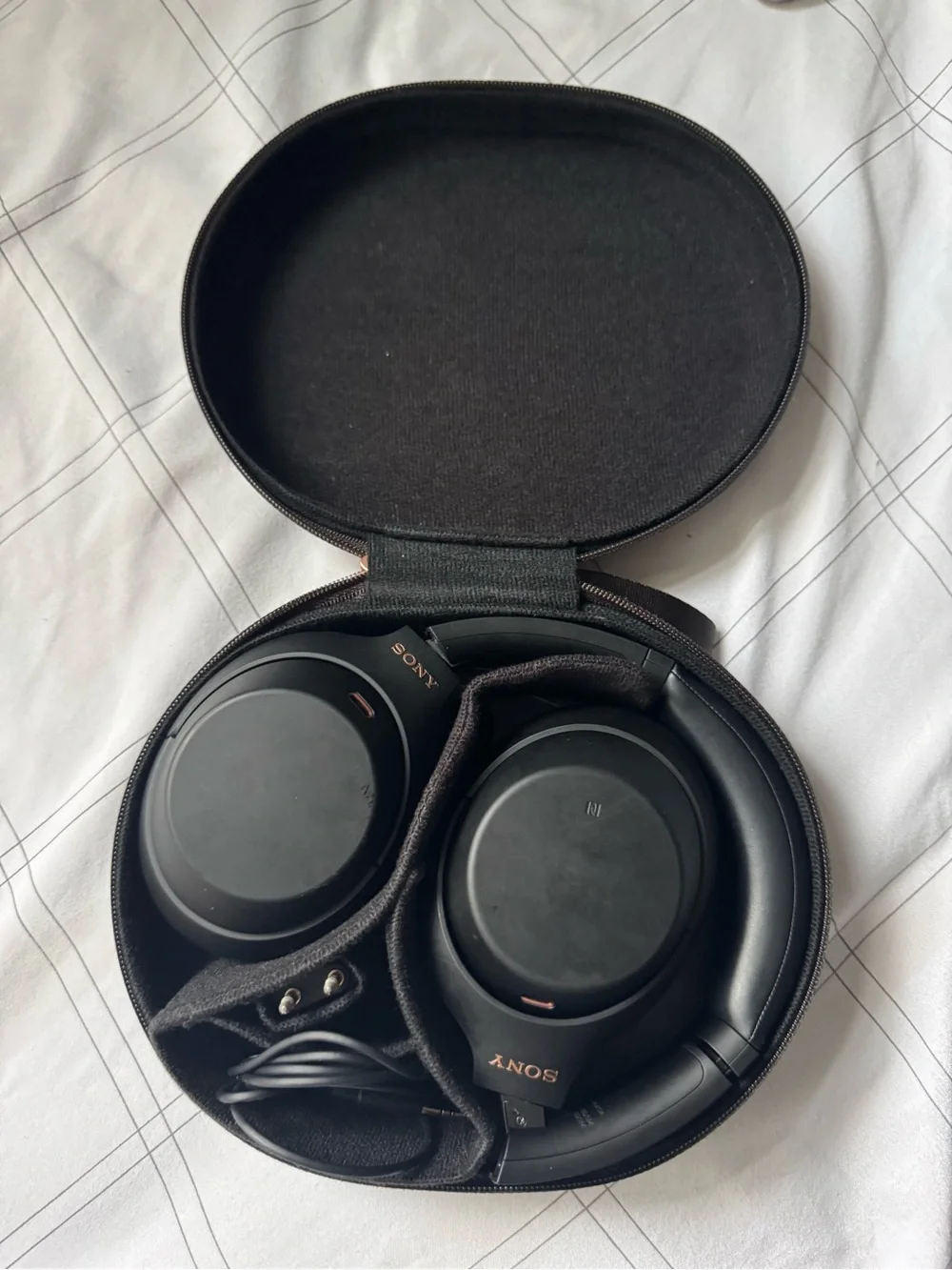 Sony - WH-1000XM4 Wireless Noise-Cancelling Over-the-Ear Headphones - Black